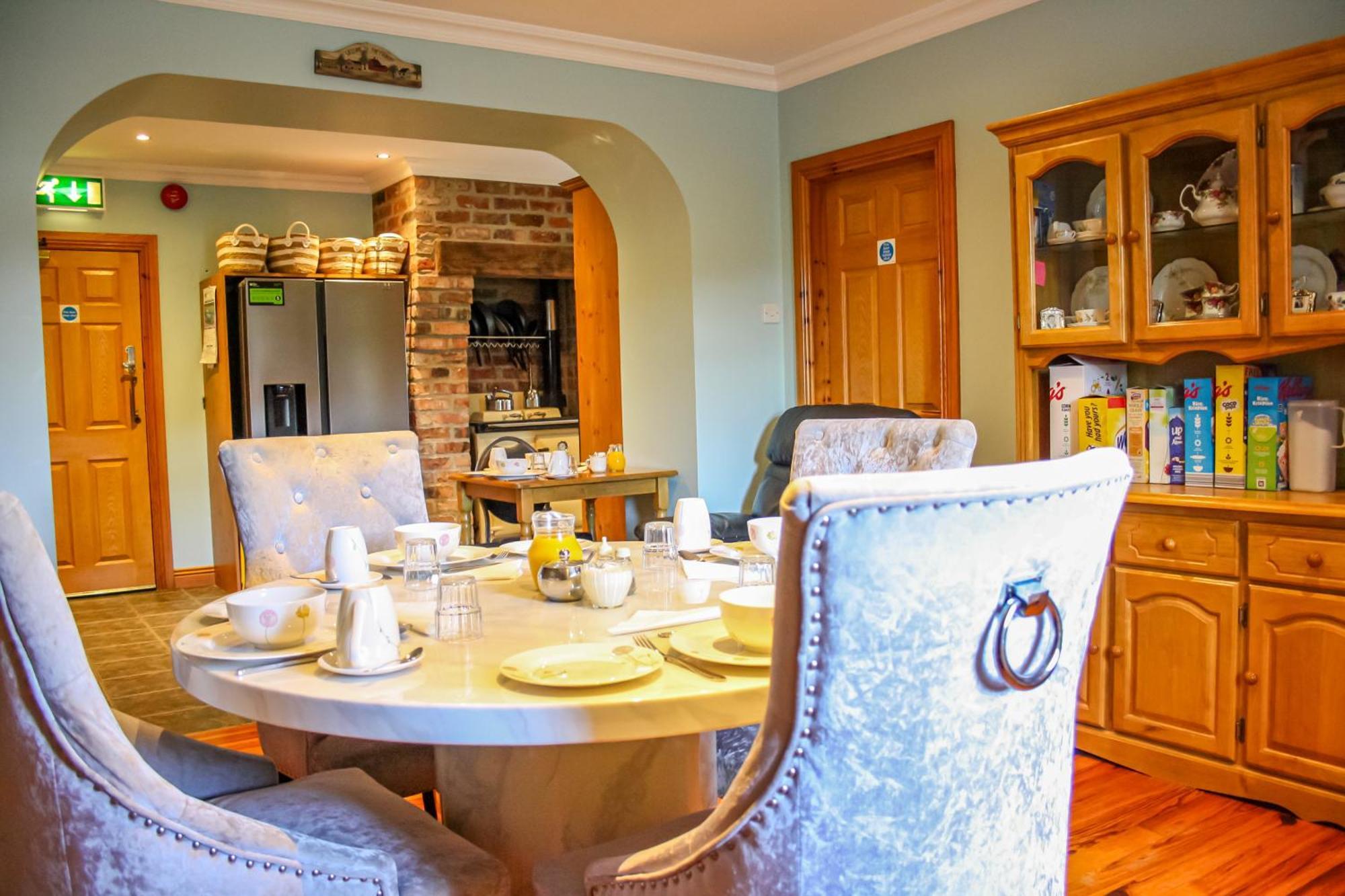 The Coach Inn Strabane Exterior photo