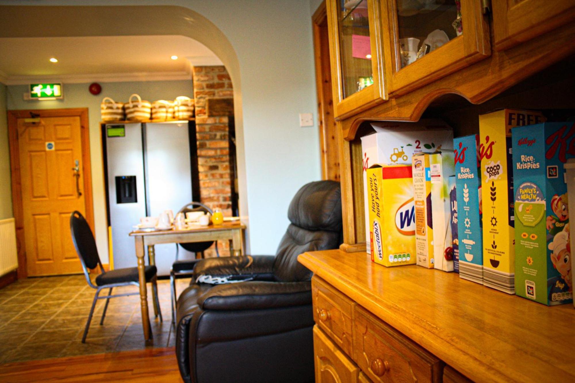 The Coach Inn Strabane Exterior photo